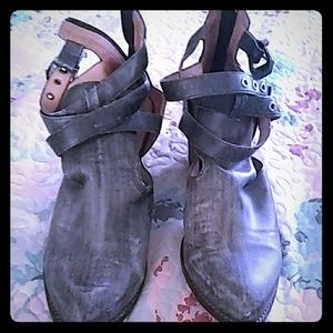 Jeffrey campbell booties